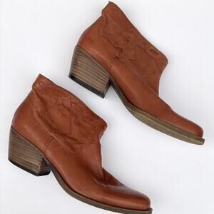 Nine West Vintage American 8.5 booties Leather Ankle boots 8.5 Fall Cowboy Boho